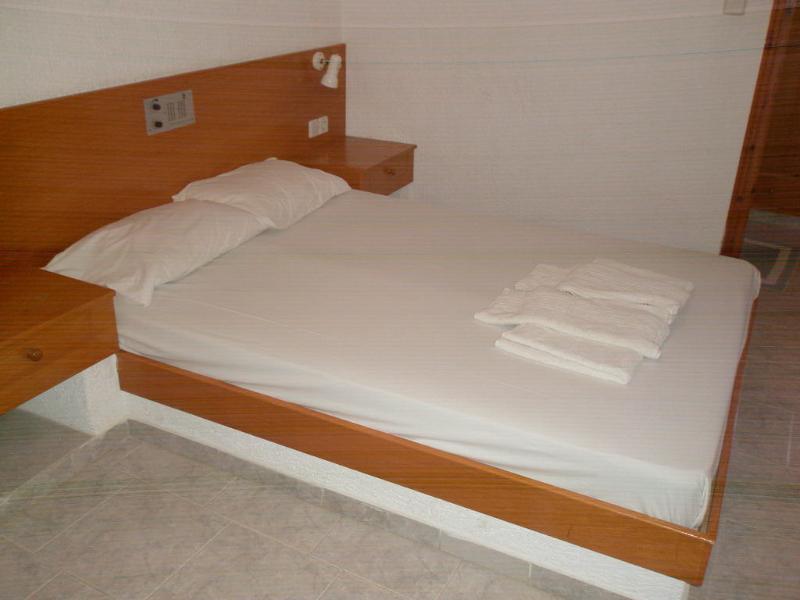 Artemis Hotel Agios Stefanos  Buitenkant foto