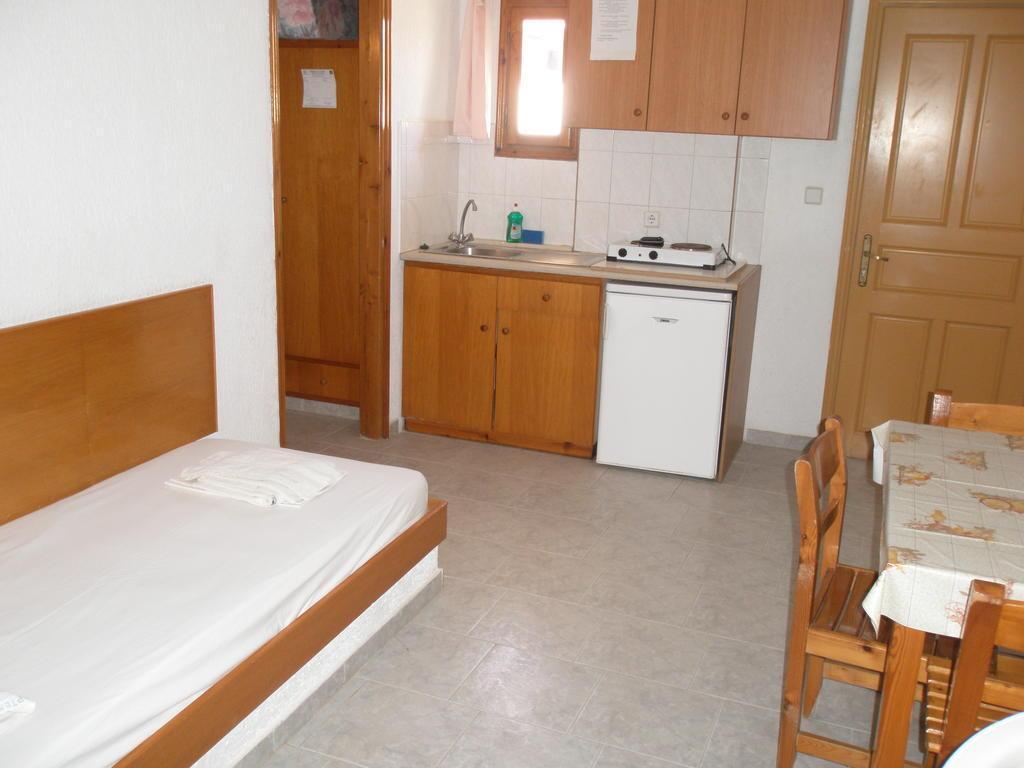Artemis Hotel Agios Stefanos  Buitenkant foto
